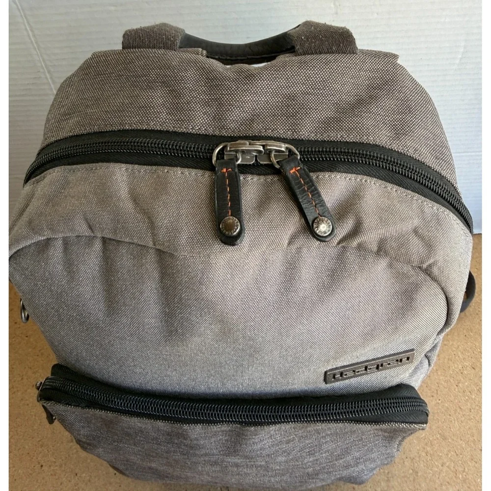Hedgren‎ Backpack Laptop Bag Gray Link Hook Up 15.5